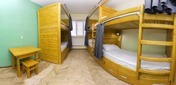 Фото номера Кровать в общем 6-местном номере для мужчин и женщин Хостелы Dream Hostel Carpathians Rakhiv г. Рахов 3
